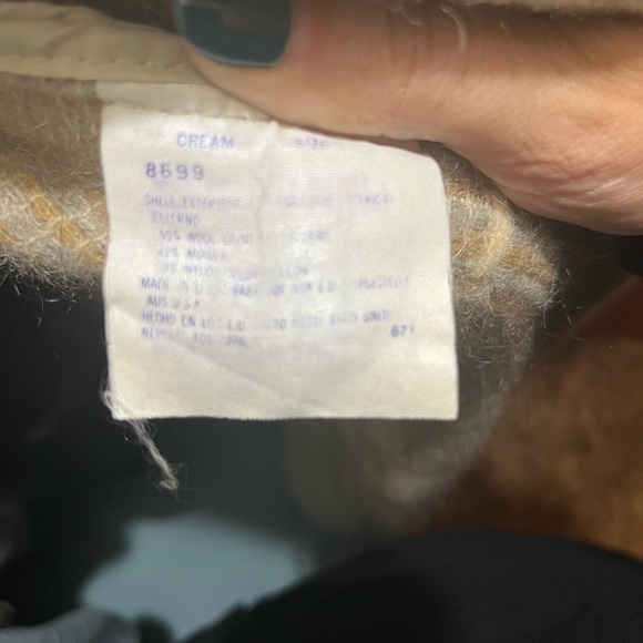 Vintage Woolrich Beige and Brown Hooded Knit Coat. Aztec/giraffe pattern. - Picture 7 of 7